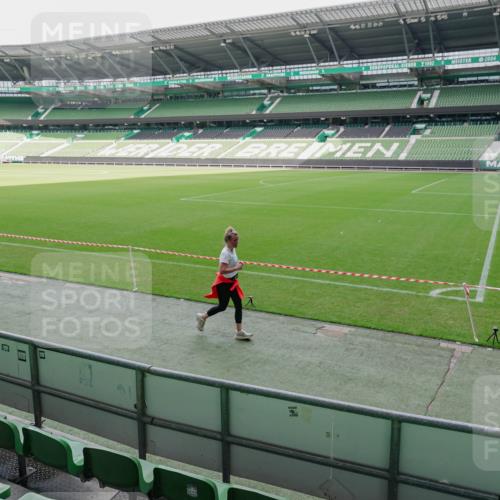 13.09.2026 - 21. swb-Marathon Bremen Michael Burmester http://msf.ph/oto/10489063 13.09.2026 10:39:45 Laufen im Stadion 10135, 10138, 10139, 10156, 10168, 10169, 10188, 10204, 10213, 10217, 10229, 10234, 10238, 10259, 10260, 10279, 10280, 10299, 10314, 10321, 10360, 10363, 10364, 10378, 10386, 10404, 10406, 10417, 10435, 10457, 10469, 10484, 10493, 10501, 10505, 10510, 10511, 10526, 10556, 10570, 10576, 10580, 10582, 10595, 10599, 10609, 10616, 10619, 10630, 10645, 10653, 10660, 10661, 10662, 10664, 10681, 10682, 10686, 10695, 10696, 10697, 10712, 10737, 10743, 10751 meine-sportfotos.de