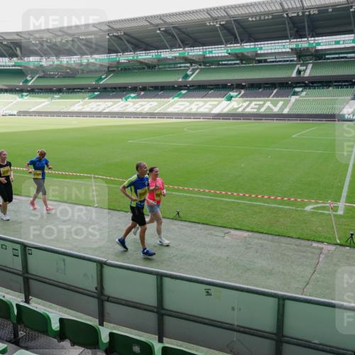 13.09.2026 - 21. swb-Marathon Bremen Michael Burmester http://msf.ph/oto/10489064 13.09.2026 10:39:47 Laufen im Stadion 10135, 10138, 10139, 10156, 10168, 10169, 10188, 10204, 10213, 10217, 10229, 10234, 10238, 10259, 10260, 10279, 10280, 10299, 10314, 10321, 10360, 10363, 10364, 10378, 10386, 10404, 10406, 10417, 10424, 10435, 10455, 10457, 10469, 10484, 10493, 10501, 10505, 10510, 10511, 10526, 10556, 10570, 10576, 10580, 10582, 10595, 10599, 10609, 10616, 10619, 10630, 10645, 10653, 10660, 10661, 10662, 10664, 10681, 10682, 10686, 10696, 10697, 10712, 10737, 10743, 10751 meine-sportfotos.de