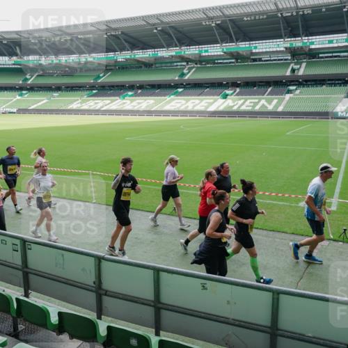 13.09.2026 - 21. swb-Marathon Bremen Michael Burmester http://msf.ph/oto/10489097 13.09.2026 10:40:22 Laufen im Stadion 10135, 10138, 10139, 10155, 10156, 10169, 10204, 10213, 10217, 10229, 10234, 10238, 10279, 10280, 10299, 10313, 10314, 10321, 10354, 10360, 10363, 10364, 10378, 10386, 10404, 10406, 10417, 10424, 10435, 10455, 10457, 10469, 10483, 10484, 10493, 10501, 10505, 10510, 10511, 10545, 10556, 10570, 10576, 10580, 10582, 10586, 10599, 10609, 10611, 10616, 10619, 10653, 10660, 10662, 10664, 10686, 10694, 10696, 10706, 10712, 10737, 10743, 10751, 10766, 10768 meine-sportfotos.de