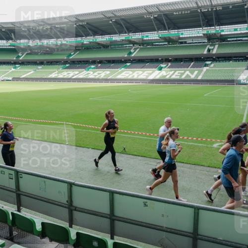 13.09.2026 - 21. swb-Marathon Bremen Michael Burmester http://msf.ph/oto/10489100 13.09.2026 10:40:25 Laufen im Stadion 10135, 10138, 10139, 10155, 10156, 10169, 10204, 10213, 10217, 10229, 10234, 10279, 10280, 10299, 10313, 10314, 10321, 10354, 10360, 10363, 10364, 10378, 10386, 10404, 10406, 10417, 10419, 10424, 10435, 10455, 10457, 10469, 10483, 10484, 10493, 10501, 10505, 10510, 10511, 10545, 10556, 10570, 10576, 10580, 10582, 10586, 10599, 10609, 10611, 10616, 10619, 10644, 10653, 10660, 10662, 10664, 10686, 10694, 10696, 10706, 10712, 10737, 10743, 10751, 10766, 10768 meine-sportfotos.de
