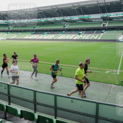 13.09.2026 - 21. swb-Marathon Bremen Michael Burmester http://msf.ph/oto/10489113 13.09.2026 10:40:43 Laufen im Stadion 10138, 10155, 10156, 10163, 10169, 10213, 10217, 10229, 10234, 10247, 10279, 10280, 10299, 10313, 10314, 10321, 10354, 10386, 10399, 10406, 10414, 10417, 10419, 10424, 10435, 10455, 10483, 10484, 10493, 10501, 10527, 10545, 10556, 10570, 10576, 10580, 10582, 10586, 10599, 10611, 10616, 10619, 10644, 10653, 10660, 10694, 10696, 10705, 10706, 10712, 10719, 10722, 10737, 10743, 10751, 10766, 10768, 10804, 10859, 11043 meine-sportfotos.de