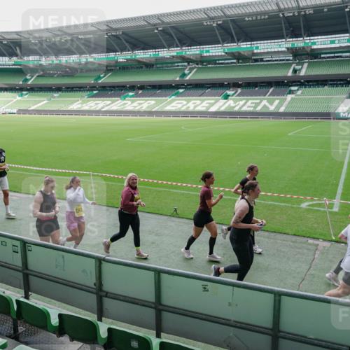 13.09.2026 - 21. swb-Marathon Bremen Michael Burmester http://msf.ph/oto/10489115 13.09.2026 10:40:45 Laufen im Stadion 10138, 10155, 10156, 10163, 10169, 10213, 10217, 10229, 10234, 10247, 10279, 10280, 10299, 10313, 10314, 10321, 10354, 10386, 10399, 10406, 10414, 10417, 10419, 10424, 10435, 10455, 10483, 10484, 10493, 10501, 10527, 10545, 10556, 10570, 10576, 10580, 10582, 10586, 10599, 10611, 10616, 10619, 10644, 10653, 10660, 10694, 10696, 10705, 10706, 10712, 10719, 10722, 10737, 10743, 10751, 10766, 10768, 10804, 10859, 11043, 11239 meine-sportfotos.de