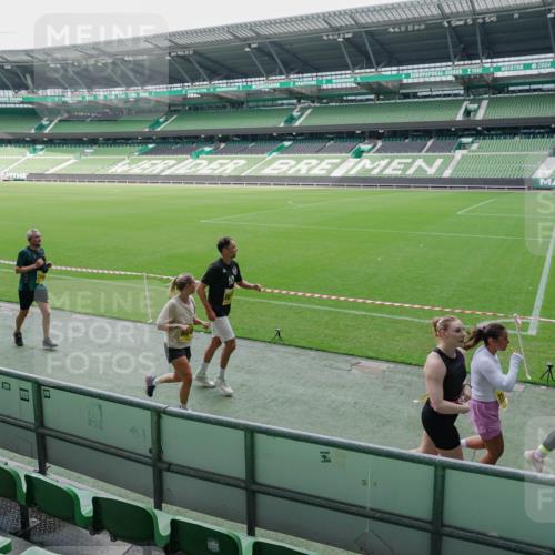 13.09.2026 - 21. swb-Marathon Bremen Michael Burmester http://msf.ph/oto/10489117 13.09.2026 10:40:47 Laufen im Stadion 10138, 10155, 10156, 10163, 10169, 10213, 10217, 10234, 10247, 10279, 10280, 10299, 10313, 10314, 10321, 10354, 10386, 10399, 10406, 10414, 10417, 10419, 10424, 10435, 10455, 10483, 10484, 10493, 10501, 10527, 10545, 10556, 10570, 10576, 10580, 10582, 10586, 10599, 10611, 10616, 10644, 10653, 10660, 10694, 10696, 10705, 10706, 10712, 10719, 10722, 10737, 10743, 10751, 10766, 10768, 10804, 10859, 11043, 11239 meine-sportfotos.de