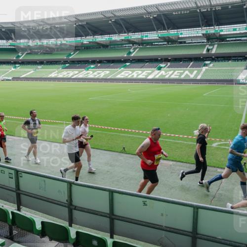13.09.2026 - 21. swb-Marathon Bremen Michael Burmester http://msf.ph/oto/10489126 13.09.2026 10:40:58 Laufen im Stadion 10155, 10156, 10163, 10169, 10213, 10234, 10247, 10299, 10313, 10321, 10354, 10386, 10399, 10406, 10414, 10417, 10419, 10422, 10424, 10435, 10455, 10461, 10483, 10484, 10501, 10527, 10545, 10547, 10556, 10570, 10580, 10582, 10586, 10599, 10611, 10616, 10644, 10653, 10660, 10694, 10696, 10705, 10706, 10712, 10719, 10722, 10737, 10743, 10751, 10766, 10768, 10776, 10804, 10859, 10889, 11043, 11239 meine-sportfotos.de
