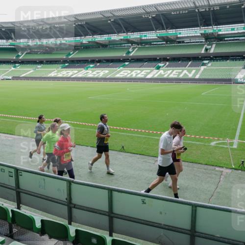 13.09.2026 - 21. swb-Marathon Bremen Michael Burmester http://msf.ph/oto/10489128 13.09.2026 10:40:59 Laufen im Stadion 10155, 10156, 10163, 10169, 10213, 10234, 10247, 10299, 10313, 10321, 10354, 10386, 10399, 10406, 10414, 10417, 10419, 10422, 10424, 10435, 10455, 10461, 10462, 10483, 10484, 10527, 10545, 10547, 10556, 10570, 10580, 10582, 10586, 10599, 10611, 10616, 10644, 10653, 10660, 10694, 10696, 10705, 10706, 10712, 10719, 10722, 10737, 10743, 10751, 10766, 10768, 10776, 10804, 10859, 10889, 11043, 11239 meine-sportfotos.de