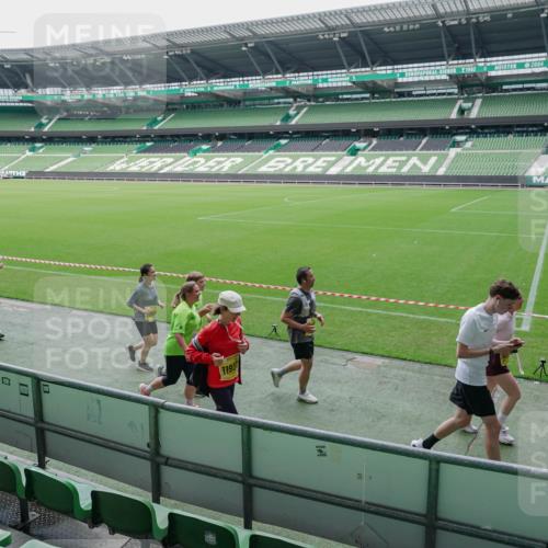 13.09.2026 - 21. swb-Marathon Bremen Michael Burmester http://msf.ph/oto/10489129 13.09.2026 10:41:00 Laufen im Stadion 10155, 10156, 10163, 10169, 10213, 10234, 10247, 10299, 10313, 10321, 10354, 10386, 10399, 10406, 10414, 10417, 10419, 10422, 10424, 10435, 10455, 10461, 10462, 10483, 10484, 10527, 10545, 10547, 10556, 10570, 10580, 10582, 10586, 10599, 10611, 10616, 10644, 10653, 10660, 10694, 10696, 10705, 10706, 10712, 10719, 10722, 10737, 10743, 10751, 10766, 10768, 10776, 10804, 10859, 10889, 11043, 11239 meine-sportfotos.de