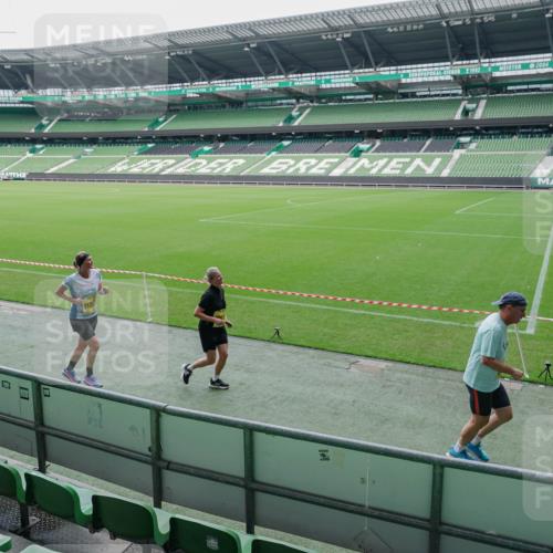 13.09.2026 - 21. swb-Marathon Bremen Michael Burmester http://msf.ph/oto/10489133 13.09.2026 10:41:04 Laufen im Stadion 10155, 10156, 10163, 10169, 10213, 10234, 10247, 10299, 10313, 10321, 10354, 10386, 10399, 10406, 10414, 10417, 10419, 10422, 10424, 10435, 10455, 10461, 10462, 10483, 10484, 10527, 10545, 10547, 10570, 10580, 10582, 10586, 10599, 10611, 10644, 10653, 10694, 10696, 10705, 10706, 10719, 10722, 10737, 10751, 10766, 10768, 10776, 10804, 10859, 10889, 11043, 11239 meine-sportfotos.de