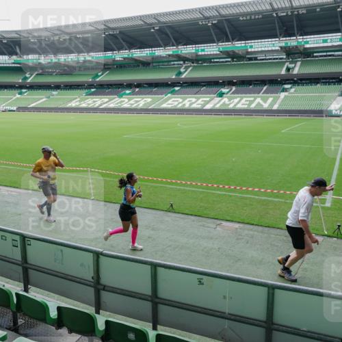 13.09.2026 - 21. swb-Marathon Bremen Michael Burmester http://msf.ph/oto/10489135 13.09.2026 10:41:08 Laufen im Stadion 10155, 10156, 10163, 10169, 10213, 10234, 10247, 10299, 10313, 10321, 10354, 10386, 10399, 10406, 10414, 10417, 10419, 10422, 10424, 10435, 10455, 10461, 10462, 10483, 10484, 10527, 10545, 10546, 10547, 10570, 10580, 10582, 10586, 10599, 10611, 10644, 10653, 10694, 10696, 10705, 10706, 10719, 10722, 10737, 10751, 10766, 10768, 10776, 10804, 10859, 10889, 10977, 11043, 11239 meine-sportfotos.de