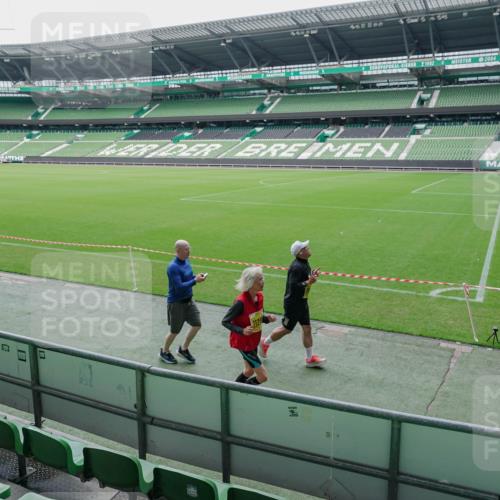 13.09.2026 - 21. swb-Marathon Bremen Michael Burmester http://msf.ph/oto/10489143 13.09.2026 10:41:16 Laufen im Stadion 10155, 10156, 10163, 10169, 10213, 10234, 10247, 10299, 10313, 10321, 10354, 10386, 10399, 10406, 10414, 10417, 10419, 10422, 10424, 10435, 10455, 10461, 10462, 10483, 10519, 10527, 10545, 10546, 10547, 10570, 10582, 10586, 10599, 10611, 10644, 10653, 10694, 10696, 10705, 10706, 10719, 10722, 10737, 10751, 10766, 10768, 10776, 10804, 10859, 10889, 10909, 10963, 10977, 11043, 11239 meine-sportfotos.de