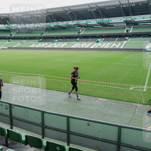 13.09.2026 - 21. swb-Marathon Bremen Michael Burmester http://msf.ph/oto/10489162 13.09.2026 10:41:36 Laufen im Stadion 10148, 10155, 10163, 10169, 10213, 10247, 10299, 10313, 10321, 10354, 10395, 10396, 10399, 10406, 10414, 10417, 10419, 10422, 10424, 10435, 10455, 10461, 10462, 10483, 10490, 10519, 10527, 10545, 10546, 10547, 10582, 10586, 10611, 10644, 10694, 10705, 10706, 10719, 10722, 10766, 10768, 10776, 10804, 10854, 10859, 10889, 10909, 10963, 10977, 11027, 11043, 11084, 11085, 11090, 11097, 11098, 11192, 11239 meine-sportfotos.de