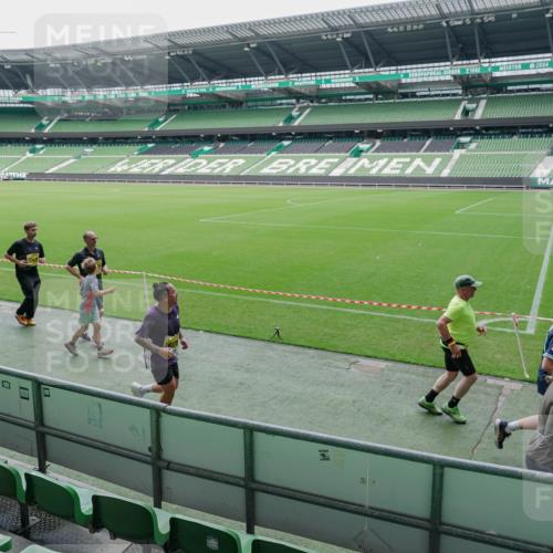 13.09.2026 - 21. swb-Marathon Bremen Michael Burmester http://msf.ph/oto/10489165 13.09.2026 10:41:42 Laufen im Stadion 10148, 10155, 10163, 10213, 10247, 10313, 10321, 10354, 10395, 10396, 10399, 10406, 10414, 10417, 10419, 10422, 10424, 10435, 10455, 10461, 10462, 10483, 10490, 10519, 10527, 10545, 10546, 10547, 10582, 10586, 10611, 10644, 10665, 10694, 10705, 10706, 10719, 10722, 10766, 10768, 10776, 10804, 10854, 10859, 10889, 10909, 10963, 10977, 11027, 11043, 11084, 11085, 11090, 11097, 11098, 11140, 11192, 11239 meine-sportfotos.de