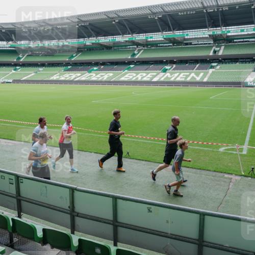 13.09.2026 - 21. swb-Marathon Bremen Michael Burmester http://msf.ph/oto/10489168 13.09.2026 10:41:44 Laufen im Stadion 10148, 10155, 10163, 10213, 10247, 10313, 10321, 10330, 10354, 10395, 10396, 10399, 10406, 10414, 10417, 10419, 10422, 10424, 10435, 10455, 10461, 10462, 10483, 10490, 10519, 10527, 10545, 10546, 10547, 10582, 10586, 10611, 10644, 10665, 10694, 10705, 10706, 10719, 10722, 10766, 10768, 10776, 10804, 10854, 10859, 10889, 10909, 10963, 10977, 11026, 11027, 11043, 11078, 11084, 11085, 11090, 11097, 11098, 11140, 11192, 11239 meine-sportfotos.de