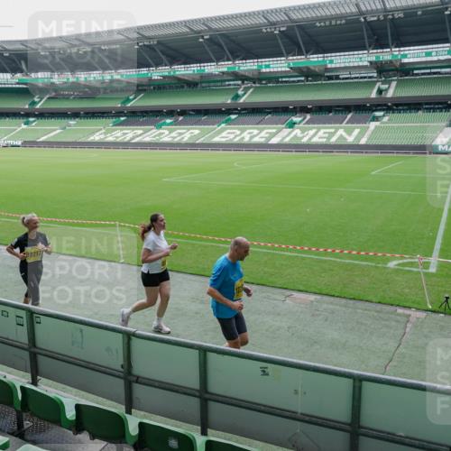 13.09.2026 - 21. swb-Marathon Bremen Michael Burmester http://msf.ph/oto/10489172 13.09.2026 10:41:48 Laufen im Stadion 10148, 10155, 10163, 10247, 10313, 10330, 10354, 10395, 10396, 10399, 10406, 10414, 10419, 10422, 10424, 10435, 10455, 10461, 10462, 10483, 10490, 10519, 10527, 10545, 10546, 10547, 10582, 10586, 10611, 10644, 10665, 10694, 10705, 10706, 10719, 10722, 10752, 10766, 10768, 10776, 10804, 10854, 10859, 10889, 10909, 10963, 10977, 11026, 11027, 11041, 11043, 11078, 11084, 11085, 11090, 11097, 11098, 11140, 11192, 11239 meine-sportfotos.de