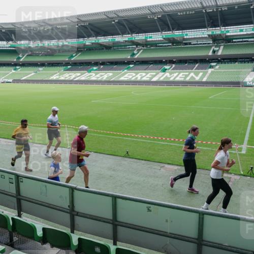 13.09.2026 - 21. swb-Marathon Bremen Michael Burmester http://msf.ph/oto/10489183 13.09.2026 10:41:58 Laufen im Stadion 10148, 10155, 10163, 10247, 10303, 10313, 10330, 10354, 10395, 10396, 10399, 10414, 10419, 10422, 10424, 10455, 10461, 10462, 10483, 10490, 10491, 10519, 10527, 10545, 10546, 10547, 10586, 10611, 10644, 10665, 10694, 10705, 10706, 10719, 10722, 10752, 10766, 10768, 10776, 10804, 10854, 10859, 10880, 10889, 10909, 10963, 10977, 11026, 11027, 11041, 11043, 11078, 11084, 11085, 11090, 11097, 11098, 11140, 11192, 11239 meine-sportfotos.de