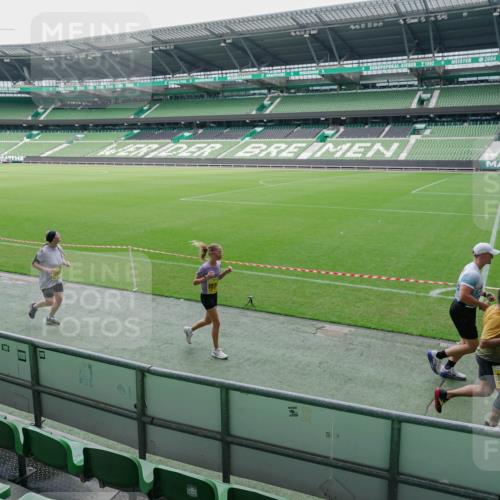 13.09.2026 - 21. swb-Marathon Bremen Michael Burmester http://msf.ph/oto/10489185 13.09.2026 10:42:01 Laufen im Stadion 10148, 10155, 10163, 10247, 10303, 10313, 10330, 10354, 10395, 10396, 10399, 10414, 10419, 10422, 10461, 10462, 10483, 10490, 10491, 10519, 10527, 10545, 10546, 10547, 10557, 10586, 10611, 10644, 10665, 10694, 10705, 10706, 10719, 10722, 10752, 10766, 10768, 10773, 10776, 10784, 10804, 10805, 10854, 10859, 10880, 10889, 10909, 10963, 10977, 11026, 11027, 11041, 11043, 11078, 11084, 11085, 11090, 11097, 11098, 11140, 11192, 11239 meine-sportfotos.de