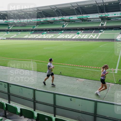 13.09.2026 - 21. swb-Marathon Bremen Michael Burmester http://msf.ph/oto/10489186 13.09.2026 10:42:02 Laufen im Stadion 10148, 10155, 10163, 10247, 10303, 10313, 10330, 10354, 10395, 10396, 10399, 10414, 10419, 10422, 10461, 10462, 10483, 10490, 10491, 10519, 10527, 10545, 10546, 10547, 10557, 10586, 10611, 10644, 10665, 10694, 10705, 10706, 10719, 10722, 10752, 10766, 10768, 10773, 10776, 10784, 10804, 10805, 10854, 10859, 10880, 10889, 10909, 10963, 10977, 11026, 11027, 11041, 11043, 11078, 11084, 11085, 11090, 11097, 11098, 11140, 11192, 11239 meine-sportfotos.de