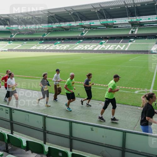 13.09.2026 - 21. swb-Marathon Bremen Michael Burmester http://msf.ph/oto/10489196 13.09.2026 10:42:13 Laufen im Stadion 10148, 10155, 10163, 10247, 10303, 10313, 10330, 10361, 10362, 10395, 10396, 10399, 10414, 10419, 10422, 10461, 10462, 10483, 10490, 10491, 10519, 10527, 10545, 10546, 10547, 10557, 10572, 10586, 10611, 10644, 10665, 10694, 10705, 10706, 10719, 10722, 10752, 10766, 10768, 10773, 10776, 10784, 10804, 10805, 10854, 10859, 10880, 10889, 10909, 10963, 10977, 11026, 11027, 11041, 11043, 11078, 11084, 11085, 11090, 11097, 11098, 11140, 11173, 11192, 11239 meine-sportfotos.de