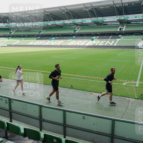13.09.2026 - 21. swb-Marathon Bremen Michael Burmester http://msf.ph/oto/10489210 13.09.2026 10:42:25 Laufen im Stadion 10002, 10148, 10155, 10163, 10247, 10303, 10313, 10330, 10361, 10362, 10395, 10396, 10399, 10414, 10419, 10422, 10461, 10462, 10474, 10490, 10491, 10519, 10527, 10546, 10547, 10557, 10572, 10644, 10665, 10705, 10706, 10719, 10722, 10752, 10766, 10768, 10773, 10776, 10784, 10804, 10805, 10854, 10859, 10880, 10889, 10909, 10963, 10977, 11026, 11027, 11041, 11043, 11078, 11084, 11085, 11090, 11097, 11098, 11140, 11173, 11192, 11239, 11274 meine-sportfotos.de