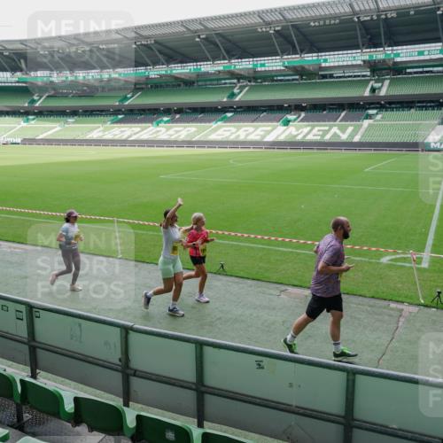 13.09.2026 - 21. swb-Marathon Bremen Michael Burmester http://msf.ph/oto/10489211 13.09.2026 10:42:28 Laufen im Stadion 10002, 10148, 10163, 10247, 10303, 10330, 10361, 10362, 10395, 10396, 10399, 10414, 10419, 10422, 10461, 10462, 10474, 10490, 10491, 10519, 10527, 10546, 10547, 10557, 10572, 10644, 10665, 10705, 10706, 10719, 10722, 10752, 10768, 10773, 10776, 10784, 10804, 10805, 10854, 10859, 10880, 10889, 10909, 10963, 10977, 11026, 11027, 11041, 11043, 11078, 11084, 11085, 11090, 11097, 11098, 11140, 11173, 11192, 11239, 11274 meine-sportfotos.de