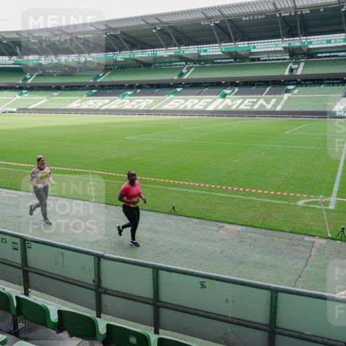 13.09.2026 - 21. swb-Marathon Bremen Michael Burmester http://msf.ph/oto/10489214 13.09.2026 10:42:33 Laufen im Stadion 10002, 10148, 10163, 10247, 10303, 10330, 10361, 10362, 10395, 10396, 10399, 10414, 10419, 10422, 10461, 10462, 10474, 10490, 10491, 10519, 10527, 10546, 10547, 10557, 10572, 10644, 10665, 10705, 10719, 10722, 10752, 10768, 10773, 10776, 10784, 10804, 10805, 10854, 10859, 10880, 10889, 10909, 10963, 10977, 11026, 11027, 11041, 11043, 11078, 11084, 11085, 11090, 11097, 11098, 11140, 11173, 11192, 11239, 11274 meine-sportfotos.de