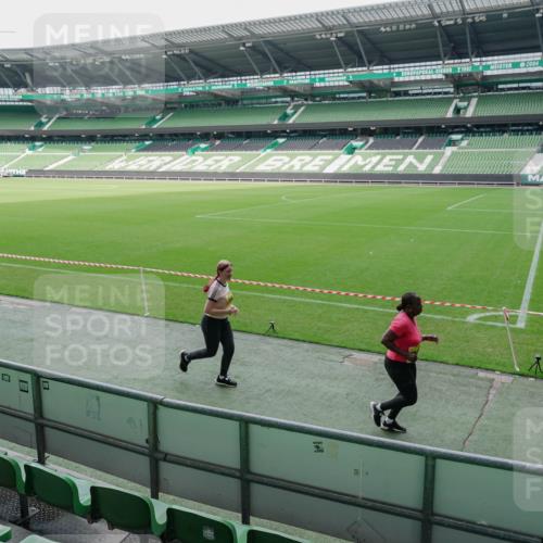 13.09.2026 - 21. swb-Marathon Bremen Michael Burmester http://msf.ph/oto/10489215 13.09.2026 10:42:34 Laufen im Stadion 10002, 10148, 10163, 10247, 10303, 10330, 10361, 10362, 10395, 10396, 10399, 10414, 10419, 10422, 10461, 10462, 10474, 10490, 10491, 10519, 10527, 10546, 10547, 10557, 10572, 10644, 10665, 10705, 10719, 10722, 10752, 10768, 10773, 10776, 10784, 10804, 10805, 10854, 10859, 10880, 10889, 10909, 10963, 10977, 11026, 11027, 11041, 11043, 11078, 11084, 11085, 11090, 11097, 11098, 11140, 11173, 11192, 11239, 11274 meine-sportfotos.de