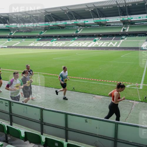 13.09.2026 - 21. swb-Marathon Bremen Michael Burmester http://msf.ph/oto/10489220 13.09.2026 10:42:41 Laufen im Stadion 10002, 10004, 10005, 10148, 10163, 10247, 10271, 10303, 10330, 10361, 10362, 10395, 10396, 10414, 10422, 10461, 10462, 10474, 10490, 10491, 10519, 10546, 10547, 10557, 10572, 10665, 10705, 10719, 10722, 10752, 10773, 10776, 10784, 10804, 10805, 10854, 10859, 10880, 10889, 10909, 10963, 10977, 11026, 11027, 11041, 11043, 11078, 11084, 11085, 11090, 11097, 11098, 11140, 11173, 11192, 11239, 11274, 11535 meine-sportfotos.de