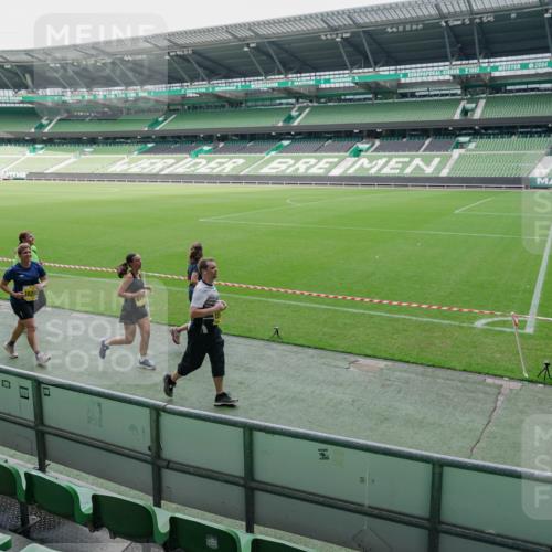 13.09.2026 - 21. swb-Marathon Bremen Michael Burmester http://msf.ph/oto/10489228 13.09.2026 10:42:51 Laufen im Stadion 10002, 10004, 10005, 10148, 10271, 10303, 10330, 10361, 10362, 10395, 10396, 10402, 10422, 10461, 10462, 10474, 10490, 10491, 10519, 10546, 10547, 10557, 10572, 10665, 10705, 10719, 10722, 10752, 10773, 10776, 10784, 10805, 10854, 10859, 10880, 10889, 10899, 10900, 10909, 10963, 10977, 11026, 11027, 11041, 11078, 11084, 11085, 11090, 11097, 11098, 11140, 11173, 11192, 11217, 11239, 11264, 11274, 11448, 11456, 11461, 11482, 11535 meine-sportfotos.de