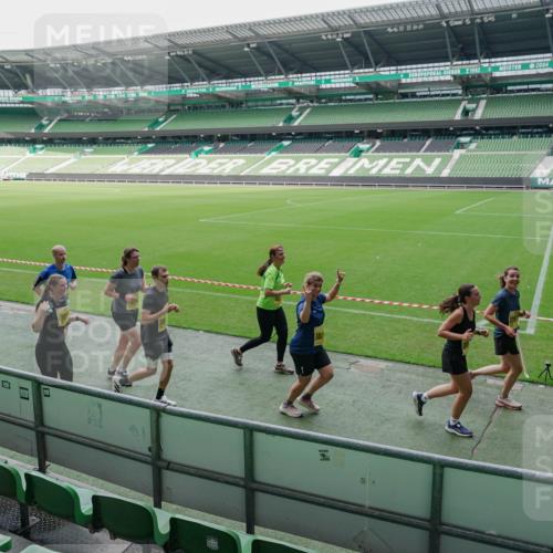 13.09.2026 - 21. swb-Marathon Bremen Michael Burmester http://msf.ph/oto/10489230 13.09.2026 10:42:53 Laufen im Stadion 10002, 10004, 10005, 10148, 10271, 10303, 10330, 10361, 10362, 10395, 10396, 10402, 10422, 10461, 10462, 10474, 10490, 10491, 10519, 10546, 10547, 10557, 10572, 10665, 10722, 10752, 10773, 10776, 10784, 10805, 10854, 10859, 10880, 10889, 10899, 10900, 10909, 10963, 10977, 11026, 11027, 11041, 11078, 11084, 11085, 11090, 11097, 11098, 11140, 11173, 11192, 11217, 11239, 11264, 11274, 11448, 11456, 11461, 11482, 11535 meine-sportfotos.de