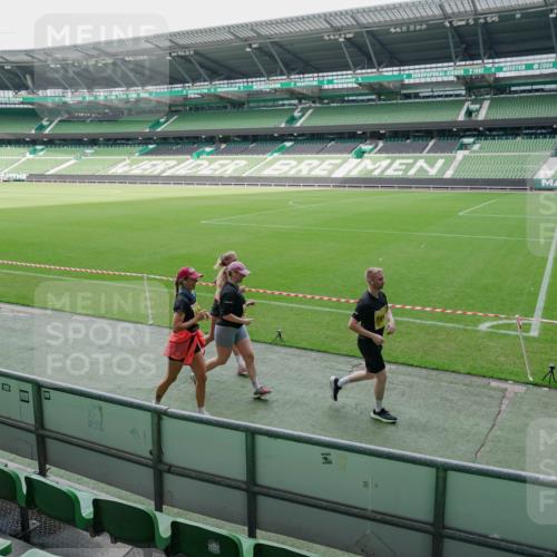 13.09.2026 - 21. swb-Marathon Bremen Michael Burmester http://msf.ph/oto/10489236 13.09.2026 10:43:08 Laufen im Stadion 10002, 10004, 10005, 10148, 10271, 10303, 10325, 10330, 10335, 10361, 10362, 10395, 10396, 10402, 10422, 10459, 10461, 10462, 10474, 10490, 10491, 10513, 10519, 10546, 10557, 10572, 10605, 10606, 10665, 10752, 10773, 10784, 10805, 10854, 10880, 10899, 10900, 10909, 10963, 10977, 11026, 11027, 11041, 11078, 11084, 11085, 11090, 11097, 11098, 11140, 11173, 11192, 11217, 11264, 11274, 11333, 11337, 11448, 11456, 11461, 11482, 11535 meine-sportfotos.de
