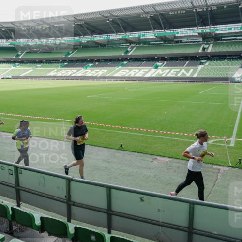 13.09.2026 - 21. swb-Marathon Bremen Michael Burmester http://msf.ph/oto/10489240 13.09.2026 10:43:13 Laufen im Stadion 10002, 10004, 10005, 10148, 10271, 10303, 10325, 10330, 10335, 10361, 10362, 10395, 10396, 10402, 10459, 10474, 10490, 10491, 10513, 10519, 10546, 10557, 10572, 10605, 10606, 10665, 10752, 10756, 10773, 10784, 10805, 10854, 10880, 10882, 10899, 10900, 10909, 10963, 10977, 10997, 11026, 11027, 11041, 11078, 11084, 11085, 11090, 11097, 11098, 11140, 11173, 11192, 11217, 11264, 11274, 11333, 11337, 11448, 11456, 11461, 11482, 11535 meine-sportfotos.de