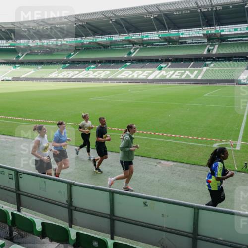 13.09.2026 - 21. swb-Marathon Bremen Michael Burmester http://msf.ph/oto/10489243 13.09.2026 10:43:15 Laufen im Stadion 10002, 10004, 10005, 10148, 10271, 10303, 10325, 10330, 10335, 10361, 10362, 10395, 10396, 10402, 10459, 10474, 10490, 10491, 10513, 10519, 10546, 10557, 10572, 10605, 10606, 10665, 10752, 10756, 10773, 10779, 10784, 10805, 10854, 10880, 10882, 10899, 10900, 10909, 10963, 10977, 10997, 11026, 11027, 11041, 11078, 11084, 11085, 11090, 11097, 11098, 11140, 11173, 11192, 11217, 11264, 11274, 11333, 11337, 11448, 11456, 11461, 11482, 11535 meine-sportfotos.de