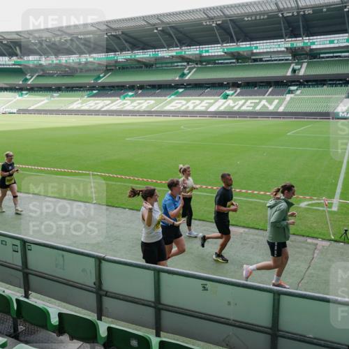 13.09.2026 - 21. swb-Marathon Bremen Michael Burmester http://msf.ph/oto/10489244 13.09.2026 10:43:16 Laufen im Stadion 10002, 10004, 10005, 10148, 10271, 10303, 10325, 10330, 10335, 10361, 10362, 10395, 10396, 10402, 10459, 10474, 10490, 10491, 10513, 10519, 10546, 10557, 10572, 10605, 10606, 10665, 10752, 10756, 10773, 10779, 10784, 10805, 10854, 10880, 10882, 10899, 10900, 10909, 10963, 10977, 10997, 11026, 11027, 11041, 11078, 11084, 11085, 11090, 11097, 11098, 11140, 11173, 11192, 11217, 11264, 11274, 11333, 11337, 11448, 11456, 11461, 11482, 11535 meine-sportfotos.de