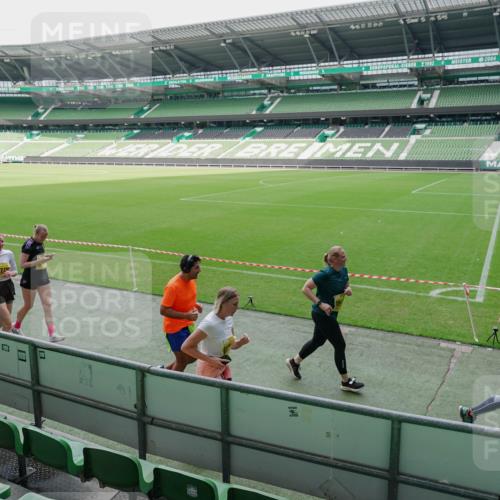 13.09.2026 - 21. swb-Marathon Bremen Michael Burmester http://msf.ph/oto/10489250 13.09.2026 10:43:21 Laufen im Stadion 10002, 10004, 10005, 10148, 10271, 10303, 10325, 10330, 10335, 10361, 10362, 10395, 10396, 10402, 10459, 10474, 10490, 10491, 10513, 10519, 10557, 10572, 10605, 10606, 10665, 10752, 10756, 10773, 10779, 10784, 10805, 10854, 10880, 10882, 10899, 10900, 10909, 10963, 10997, 11026, 11027, 11041, 11078, 11084, 11085, 11090, 11097, 11098, 11140, 11173, 11192, 11217, 11264, 11274, 11333, 11337, 11355, 11408, 11448, 11456, 11461, 11482, 11535 meine-sportfotos.de