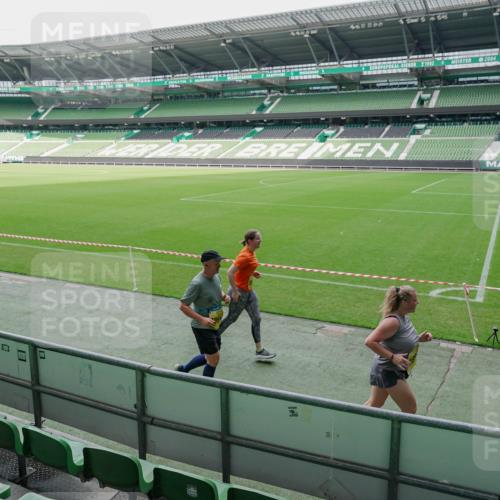 13.09.2026 - 21. swb-Marathon Bremen Michael Burmester http://msf.ph/oto/10489257 13.09.2026 10:43:26 Laufen im Stadion 10002, 10004, 10005, 10148, 10271, 10303, 10325, 10330, 10335, 10361, 10362, 10395, 10396, 10402, 10459, 10474, 10490, 10491, 10513, 10519, 10557, 10572, 10605, 10606, 10629, 10665, 10752, 10756, 10773, 10779, 10784, 10805, 10854, 10880, 10882, 10899, 10900, 10997, 11026, 11027, 11041, 11078, 11084, 11085, 11090, 11097, 11098, 11140, 11173, 11192, 11217, 11264, 11274, 11307, 11333, 11337, 11355, 11408, 11448, 11456, 11461, 11482, 11535 meine-sportfotos.de