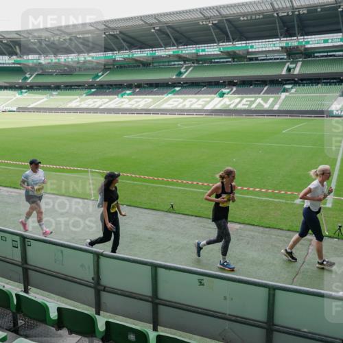 13.09.2026 - 21. swb-Marathon Bremen Michael Burmester http://msf.ph/oto/10489260 13.09.2026 10:43:33 Laufen im Stadion 10002, 10004, 10005, 10148, 10271, 10295, 10303, 10325, 10330, 10335, 10361, 10362, 10395, 10396, 10402, 10459, 10474, 10490, 10491, 10513, 10557, 10572, 10605, 10606, 10629, 10665, 10752, 10756, 10773, 10779, 10784, 10805, 10854, 10880, 10882, 10899, 10900, 10997, 10999, 11026, 11027, 11041, 11078, 11084, 11085, 11090, 11097, 11098, 11140, 11173, 11192, 11217, 11233, 11264, 11274, 11307, 11333, 11337, 11355, 11408, 11448, 11456, 11461, 11482, 11535 meine-sportfotos.de