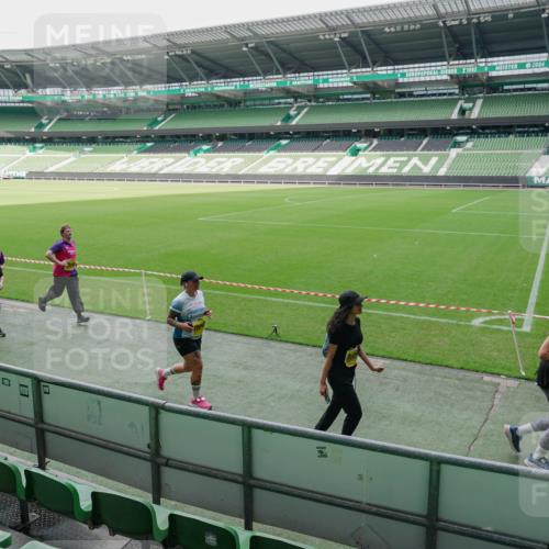 13.09.2026 - 21. swb-Marathon Bremen Michael Burmester http://msf.ph/oto/10489261 13.09.2026 10:43:34 Laufen im Stadion 10002, 10004, 10005, 10148, 10271, 10295, 10303, 10325, 10330, 10335, 10361, 10362, 10395, 10396, 10402, 10459, 10474, 10490, 10491, 10513, 10557, 10572, 10605, 10606, 10629, 10665, 10752, 10756, 10773, 10779, 10784, 10805, 10854, 10880, 10882, 10899, 10900, 10997, 10999, 11026, 11027, 11041, 11078, 11084, 11085, 11090, 11097, 11098, 11140, 11173, 11192, 11217, 11233, 11264, 11274, 11307, 11333, 11337, 11355, 11408, 11448, 11456, 11461, 11482, 11535 meine-sportfotos.de