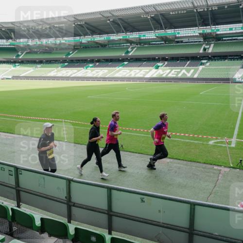 13.09.2026 - 21. swb-Marathon Bremen Michael Burmester http://msf.ph/oto/10489263 13.09.2026 10:43:36 Laufen im Stadion 10002, 10004, 10005, 10148, 10271, 10295, 10303, 10325, 10330, 10335, 10361, 10362, 10395, 10396, 10402, 10459, 10474, 10490, 10491, 10513, 10557, 10572, 10605, 10606, 10629, 10665, 10752, 10756, 10773, 10779, 10784, 10805, 10854, 10880, 10882, 10899, 10900, 10997, 10999, 11026, 11027, 11041, 11078, 11084, 11085, 11090, 11097, 11098, 11140, 11173, 11192, 11217, 11233, 11264, 11274, 11307, 11333, 11337, 11355, 11385, 11408, 11448, 11456, 11461, 11482, 11535 meine-sportfotos.de