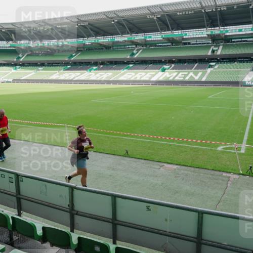 13.09.2026 - 21. swb-Marathon Bremen Michael Burmester http://msf.ph/oto/10489268 13.09.2026 10:43:43 Laufen im Stadion 10002, 10004, 10005, 10176, 10271, 10295, 10303, 10325, 10330, 10335, 10361, 10362, 10402, 10459, 10474, 10490, 10491, 10513, 10557, 10572, 10605, 10606, 10629, 10665, 10752, 10756, 10773, 10779, 10784, 10805, 10854, 10880, 10882, 10899, 10900, 10997, 10999, 11026, 11027, 11041, 11078, 11090, 11140, 11173, 11192, 11217, 11233, 11264, 11274, 11307, 11333, 11337, 11355, 11385, 11408, 11448, 11456, 11461, 11482, 11535, 11943 meine-sportfotos.de