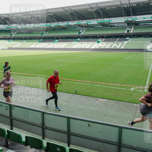 13.09.2026 - 21. swb-Marathon Bremen Michael Burmester http://msf.ph/oto/10489269 13.09.2026 10:43:45 Laufen im Stadion 10002, 10004, 10005, 10176, 10191, 10271, 10295, 10303, 10325, 10330, 10335, 10361, 10362, 10402, 10459, 10474, 10490, 10491, 10513, 10557, 10572, 10605, 10606, 10629, 10665, 10752, 10756, 10773, 10779, 10784, 10805, 10854, 10880, 10882, 10899, 10900, 10997, 10999, 11026, 11027, 11041, 11078, 11140, 11173, 11192, 11217, 11233, 11264, 11274, 11307, 11333, 11337, 11355, 11385, 11408, 11448, 11456, 11461, 11482, 11535, 11629, 11943 meine-sportfotos.de