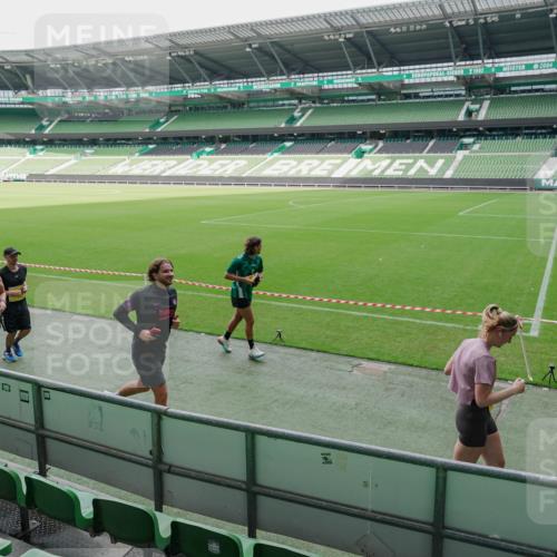 13.09.2026 - 21. swb-Marathon Bremen Michael Burmester http://msf.ph/oto/10489271 13.09.2026 10:43:47 Laufen im Stadion 10002, 10004, 10005, 10176, 10191, 10192, 10271, 10295, 10303, 10325, 10330, 10335, 10361, 10362, 10402, 10459, 10474, 10491, 10513, 10557, 10572, 10605, 10606, 10629, 10665, 10752, 10756, 10773, 10779, 10784, 10805, 10854, 10880, 10882, 10899, 10900, 10997, 10999, 11026, 11027, 11041, 11078, 11140, 11173, 11217, 11233, 11264, 11274, 11307, 11333, 11337, 11355, 11385, 11408, 11448, 11456, 11461, 11482, 11535, 11629, 11943 meine-sportfotos.de