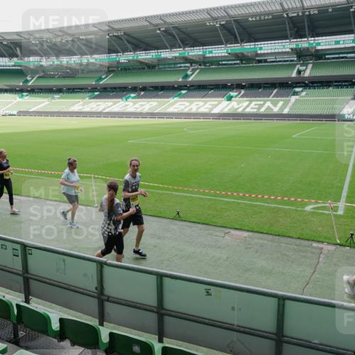 13.09.2026 - 21. swb-Marathon Bremen Michael Burmester http://msf.ph/oto/10489282 13.09.2026 10:44:03 Laufen im Stadion 10002, 10004, 10005, 10176, 10191, 10192, 10271, 10295, 10303, 10325, 10335, 10361, 10362, 10402, 10459, 10474, 10491, 10513, 10557, 10572, 10605, 10606, 10629, 10713, 10756, 10773, 10779, 10784, 10805, 10880, 10882, 10899, 10900, 10997, 10999, 11173, 11217, 11233, 11264, 11274, 11307, 11333, 11337, 11355, 11385, 11408, 11448, 11456, 11461, 11482, 11535, 11629, 11943, 12311, 12321, 10163 meine-sportfotos.de