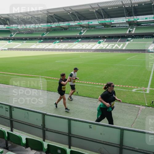 13.09.2026 - 21. swb-Marathon Bremen Michael Burmester http://msf.ph/oto/10489293 13.09.2026 10:44:20 Laufen im Stadion 10002, 10004, 10005, 10176, 10191, 10192, 10271, 10295, 10325, 10335, 10402, 10459, 10474, 10513, 10572, 10605, 10606, 10629, 10679, 10713, 10756, 10779, 10882, 10899, 10900, 10979, 10997, 10999, 11081, 11217, 11233, 11264, 11274, 11307, 11333, 11337, 11355, 11385, 11408, 11448, 11456, 11461, 11482, 11495, 11535, 11629, 11808, 11932, 11943, 12057, 12151, 12226, 12311, 12321, 10163 meine-sportfotos.de