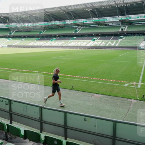 13.09.2026 - 21. swb-Marathon Bremen Michael Burmester http://msf.ph/oto/10489302 13.09.2026 10:44:42 Laufen im Stadion 10004, 10005, 10137, 10176, 10191, 10192, 10194, 10202, 10271, 10295, 10325, 10335, 10344, 10402, 10430, 10459, 10513, 10524, 10568, 10600, 10605, 10606, 10629, 10679, 10713, 10756, 10779, 10882, 10899, 10900, 10979, 10997, 10999, 11081, 11200, 11217, 11233, 11264, 11307, 11333, 11337, 11355, 11385, 11408, 11448, 11456, 11461, 11482, 11495, 11535, 11629, 11808, 11932, 11943, 12057, 12089, 12151, 12153, 12224, 12226, 12311, 12321, 12539, 10163 meine-sportfotos.de