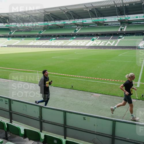 13.09.2026 - 21. swb-Marathon Bremen Michael Burmester http://msf.ph/oto/10489303 13.09.2026 10:44:43 Laufen im Stadion 10004, 10005, 10137, 10176, 10191, 10192, 10194, 10202, 10242, 10271, 10295, 10325, 10335, 10344, 10402, 10430, 10459, 10513, 10524, 10568, 10600, 10605, 10606, 10629, 10679, 10713, 10756, 10779, 10882, 10899, 10900, 10979, 10997, 10999, 11081, 11200, 11217, 11233, 11264, 11307, 11333, 11337, 11355, 11385, 11408, 11448, 11456, 11461, 11482, 11495, 11535, 11629, 11808, 11932, 11943, 12057, 12089, 12151, 12153, 12224, 12226, 12311, 12321, 12539, 10163 meine-sportfotos.de