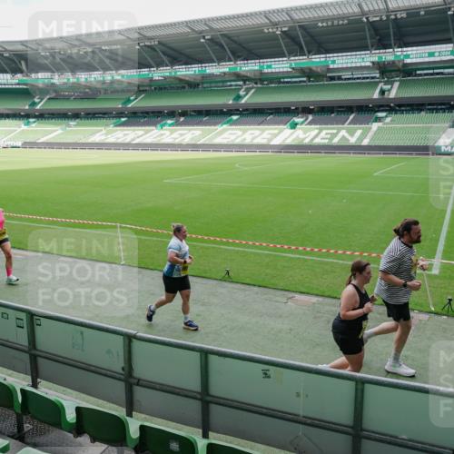 13.09.2026 - 21. swb-Marathon Bremen Michael Burmester http://msf.ph/oto/10489320 13.09.2026 10:45:15 Laufen im Stadion 10137, 10176, 10191, 10192, 10194, 10202, 10242, 10295, 10344, 10430, 10472, 10524, 10568, 10600, 10629, 10651, 10679, 10713, 10756, 10779, 10882, 10979, 10997, 10999, 11081, 11181, 11200, 11233, 11307, 11309, 11355, 11367, 11385, 11408, 11495, 11629, 11709, 11808, 11821, 11932, 11943, 12057, 12089, 12151, 12153, 12177, 12178, 12224, 12226, 12311, 12321, 12374, 12539, 10148, 10163, 10303, 10330 meine-sportfotos.de