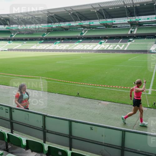 13.09.2026 - 21. swb-Marathon Bremen Michael Burmester http://msf.ph/oto/10489322 13.09.2026 10:45:18 Laufen im Stadion 10137, 10176, 10191, 10192, 10194, 10202, 10242, 10295, 10344, 10430, 10472, 10524, 10568, 10600, 10629, 10651, 10679, 10713, 10756, 10779, 10882, 10979, 10997, 10999, 11081, 11181, 11200, 11233, 11244, 11307, 11309, 11355, 11367, 11385, 11408, 11495, 11574, 11629, 11709, 11808, 11821, 11932, 11943, 12057, 12089, 12151, 12153, 12177, 12178, 12224, 12226, 12285, 12311, 12321, 12374, 12539, 10148, 10163, 10303, 10330 meine-sportfotos.de