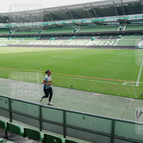 13.09.2026 - 21. swb-Marathon Bremen Michael Burmester http://msf.ph/oto/10489326 13.09.2026 10:45:22 Laufen im Stadion 10137, 10176, 10191, 10192, 10194, 10202, 10242, 10295, 10344, 10430, 10472, 10524, 10568, 10600, 10629, 10651, 10679, 10713, 10756, 10779, 10979, 10997, 10999, 11081, 11181, 11200, 11233, 11244, 11307, 11309, 11355, 11367, 11385, 11408, 11495, 11574, 11629, 11709, 11808, 11821, 11932, 11943, 12057, 12089, 12151, 12153, 12177, 12178, 12224, 12226, 12285, 12311, 12321, 12374, 12462, 12539, 10148, 10163, 10303, 10330 meine-sportfotos.de