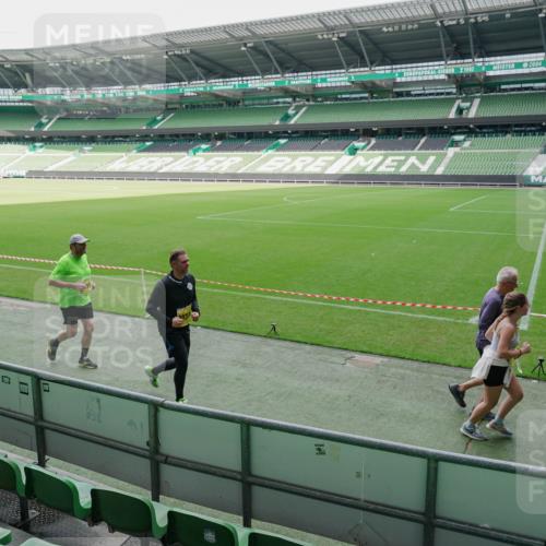 13.09.2026 - 21. swb-Marathon Bremen Michael Burmester http://msf.ph/oto/10489332 13.09.2026 10:45:37 Laufen im Stadion 10137, 10176, 10191, 10192, 10194, 10202, 10242, 10295, 10344, 10430, 10472, 10524, 10568, 10600, 10651, 10679, 10713, 10979, 10999, 11050, 11081, 11181, 11200, 11233, 11244, 11307, 11309, 11367, 11385, 11495, 11574, 11629, 11675, 11709, 11760, 11808, 11821, 11932, 11943, 12057, 12089, 12151, 12153, 12177, 12178, 12211, 12224, 12226, 12285, 12311, 12321, 12374, 12462, 12539, 10148, 10163, 10303, 10330, 10361 meine-sportfotos.de