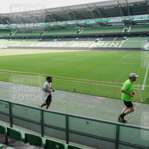 13.09.2026 - 21. swb-Marathon Bremen Michael Burmester http://msf.ph/oto/10489334 13.09.2026 10:45:39 Laufen im Stadion 10137, 10176, 10191, 10192, 10194, 10202, 10242, 10295, 10344, 10430, 10472, 10524, 10568, 10600, 10651, 10679, 10713, 10979, 10999, 11050, 11081, 11181, 11200, 11233, 11244, 11296, 11309, 11367, 11385, 11495, 11529, 11546, 11574, 11629, 11675, 11709, 11760, 11808, 11821, 11932, 11943, 12057, 12089, 12151, 12153, 12177, 12178, 12211, 12224, 12226, 12285, 12311, 12321, 12374, 12462, 12539, 10148, 10163, 10303, 10330, 10361 meine-sportfotos.de