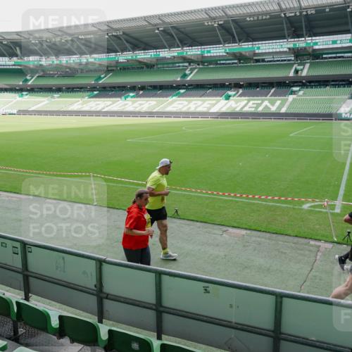 13.09.2026 - 21. swb-Marathon Bremen Michael Burmester http://msf.ph/oto/10489348 13.09.2026 10:45:59 Laufen im Stadion 10137, 10161, 10194, 10202, 10242, 10344, 10430, 10472, 10524, 10535, 10568, 10600, 10651, 10679, 10713, 10895, 10970, 10979, 11050, 11081, 11181, 11200, 11244, 11296, 11309, 11367, 11457, 11495, 11529, 11530, 11546, 11574, 11675, 11709, 11760, 11808, 11821, 11932, 12057, 12089, 12151, 12153, 12177, 12178, 12211, 12224, 12226, 12285, 12311, 12316, 12317, 12321, 12374, 12422, 12462, 12539, 10002, 10148, 10303, 10330, 10361 meine-sportfotos.de